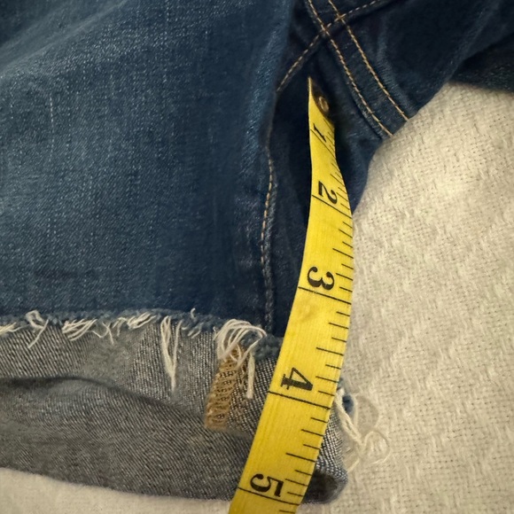PILCRO ANTHRO Mid-Rise Slim Cutoff Jean Shorts. Size 28 - Picture 6 of 8